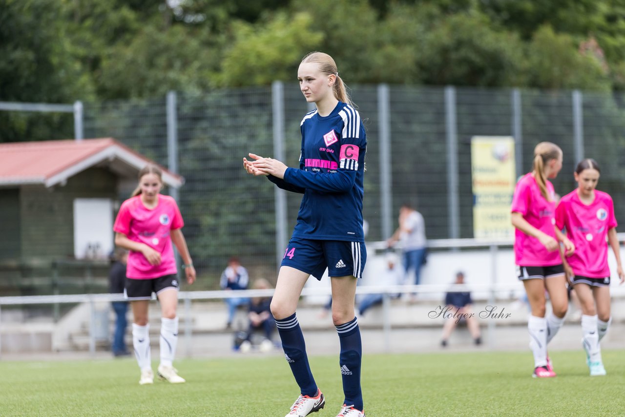 Bild 176 - wCJ Osterroenfelder TSV - VfL Pinneberg : Ergebnis: 0:15